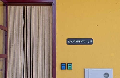 Sardon de los Frailes Apartment | Apartment 'Sardón De Los Frailes' with Lake View, Shared Pool and Wi-Fi