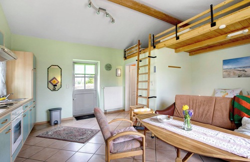Bordelum Apartment | Apartment 'Eulenhof 1' with Private Terrace, Private Garden and Wi-Fi