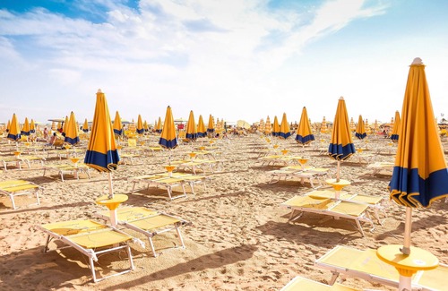 Jesolo Apartment | Apartment 'Euroholiday 7R' with Private Terrace and Wi-Fi