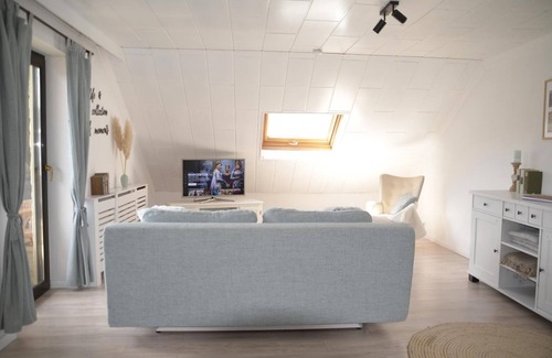 Staffelstein Apartment | Apartment 'Ferienwohnung Brehm' with Mountain View, Balcony and Wi-Fi