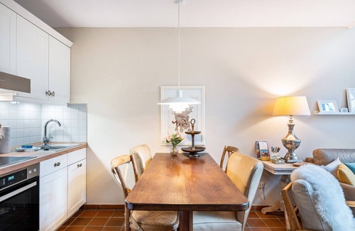 Wyk auf Foehr Apartment | Apartment 'Ferienwohnung Kurparkhaus 19c Wyk' with Private Terrace and Wi-Fi
