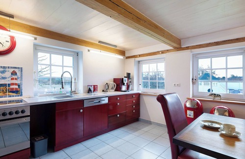 Dagebuell Apartment | Apartment 'Ferienwohnung Sylt' with Terrace, Shared Garden and Wi-Fi