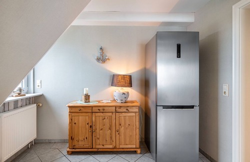Hallig Langeneß Apartment | Apartment 'Ferienwohnung Sylt' with Sea View, Shared Terrace and Wi-Fi