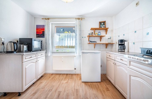 Mirow Apartment | Apartment 'Fewo Bauer Mecke' with Shared Garden