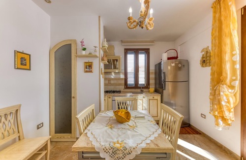 Torre Vado Apartment | Apartment 'Filomena 1' with Private Terrace and Air Conditioning
