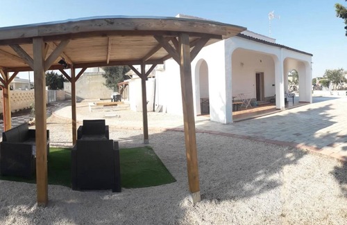 Torre Lapillo Apartment | Apartment 'Florence - Bilocale 2' with Private Terrace, Wi-Fi and Air Conditioning