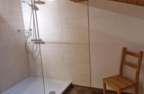 Schleching Apartment | Apartment for 3pers. 60 sqm, living room/kitchen, bedroom, shower/WC, WLAN