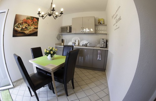 Eschborn Apartment | Apartment for 4 pers. with 2 bedrooms and 2 bathrooms, kitchen and balcony in Eschborn