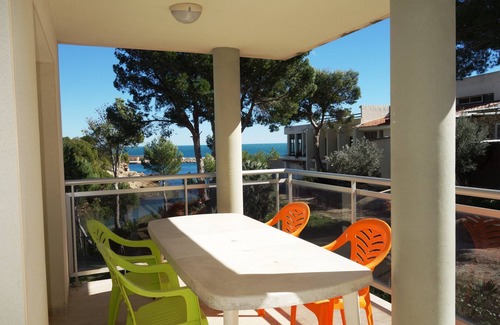 Calafat Apartment | Apartment for 6/8 people. beachfront, 20 m. Creek