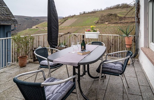 Assmannshausen Apartment | Apartment "Franziska" with Mountain View, Private Terrace & Wi-Fi