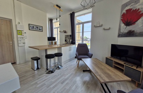 Douvres-la-Delivrande Apartment | Apartment Basilique VII city center view