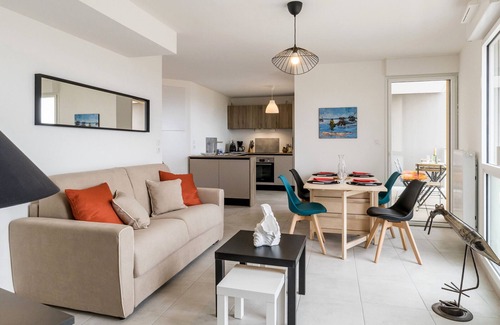 Saint-Brevin-les-Pins Apartment | Apartment in Saint-Brevin-les-Pins with Balcony and Parking