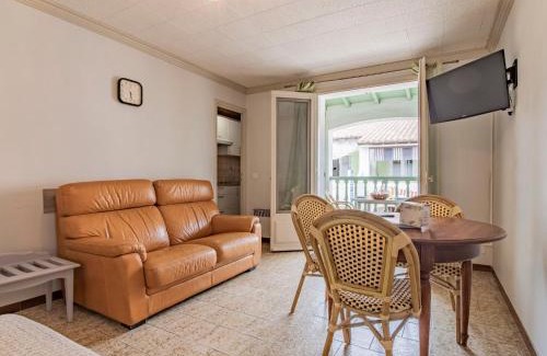 Saintes-Maries-de-la-Mer Apartment | Apartment Le Soleil Camarguais-2 by Interhome