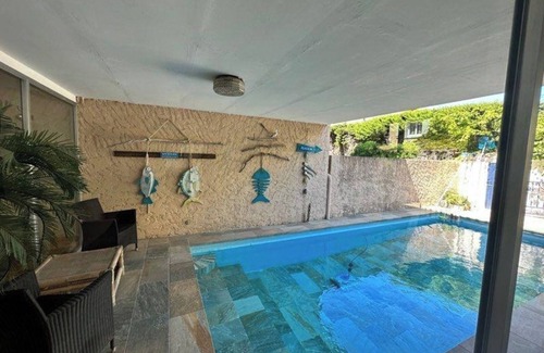 Le Brusc Apartment | Apartment 'L'acanthe Du Bas Proche Mer' with Private Pool, Private Terrace and Wi-Fi