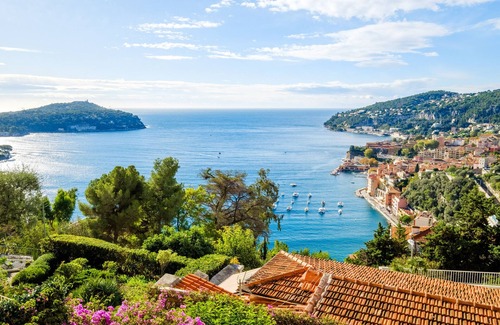 Villefranche-sur-Mer Apartment | Apartment 'Résidence Le Clos Charmerade' with Sea View, Wi-Fi and Air Conditioning
