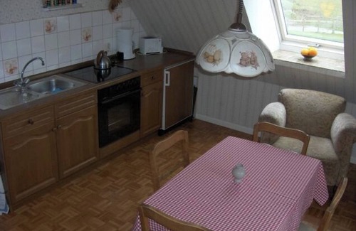 Langeneß Apartment | Apartment 'Friesenblau' with Sea View, Shared Terrace and Wi-Fi