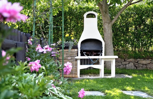 Laas Apartment | Apartment 'Garboshof' with Mountain View, Private Garden and Wi-Fi