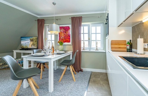 Keitum Apartment | Apartment 'Gemütliche Wohnung' with Shared Garden and Wi-Fi