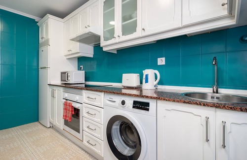 Distrito Oeste Apartment | Apartment "Gijon Arbeyal" Close to the Beach with Wi-Fi
