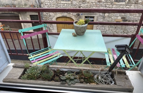 Villefort Apartment | Apartment 'Gîte Des Voyageurs' with Mountain View, Private Terrace and Wi-Fi