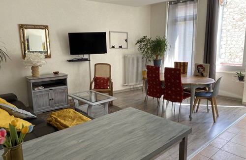 Villefort Apartment | Apartment 'Gîte Des Voyageurs' with Mountain View, Private Terrace and Wi-Fi