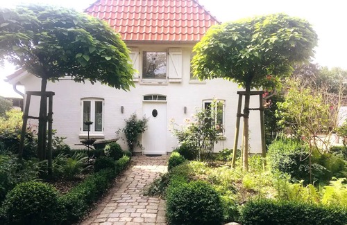 Hogel Apartment | Apartment 'Gode Stuv' with Private Terrace, Shared Garden and Wi-Fi