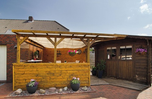 Zetel Apartment | Apartment 'Goesmann' with Private Terrace and Wi-Fi