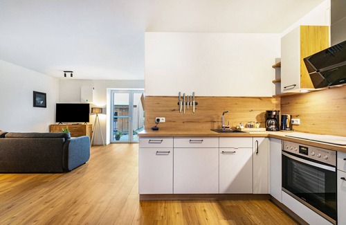Husbyholz Apartment | Apartment 'Gosewatt 4' with Private Terrace, Shared Garden and Wi-Fi