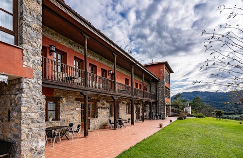 Tornon Apartment | Apartment 'Gramática' with Mountain View, Private Terrace and Wi-Fi