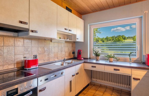 Weiten-Gesaß Apartment | Apartment 'Greta' with Shared Terrace and Wi-Fi