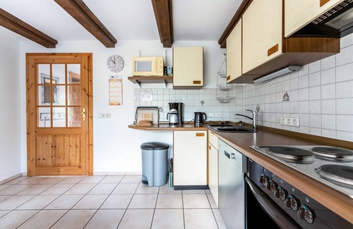 Sankt Michaelisdonn Apartment | Apartment 'Haus Schröder' with Shared Terrace, Shared Garden and Wi-Fi