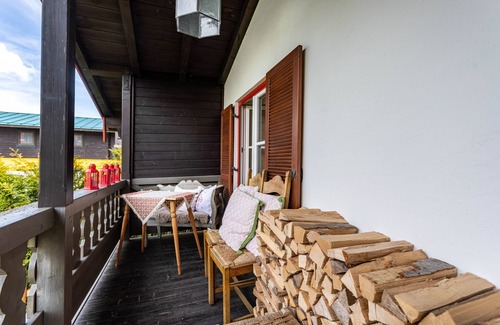 Unterschonau Apartment | Apartment 'Haus Alpenveilchen - Appartement 1' with Mountain View, Private Terrace and Wi-Fi