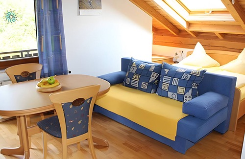 Lonsee Apartment | Apartment 'H' with Balcony and Wi-Fi