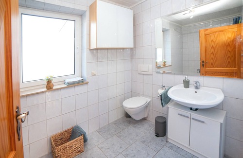 Lauda Apartment | Apartment 'Haas' with Balcony and Wi-Fi