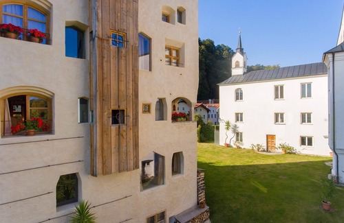 Trostberg Apartment | Apartment Herzogpalais in the tower of Schedling Castle near Lake Chiemsee