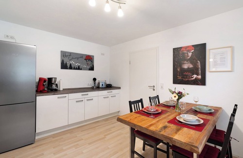 Zusenhofen Apartment | Apartment 'Hildas Plätzchen' with Private Terrace and Wi-Fi