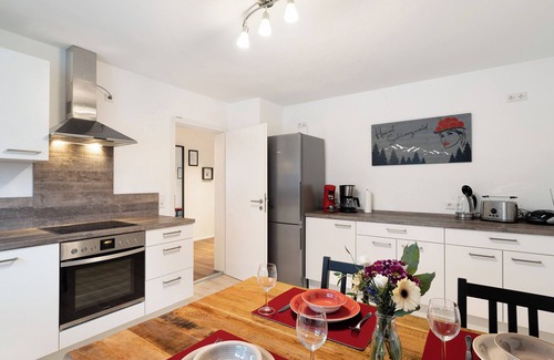 Zusenhofen Apartment | Apartment 'Hildas Plätzchen' with Private Terrace and Wi-Fi