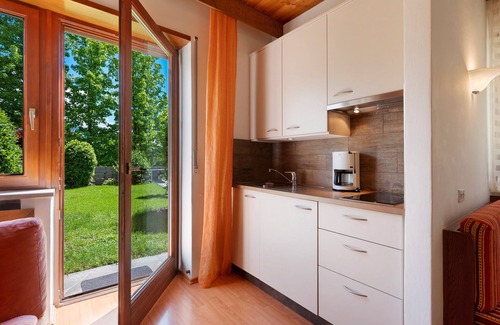 Lagundo Apartment | Apartment 'Hofanger Vinschgau' with Mountain View, Private Terrace and Wi-Fi