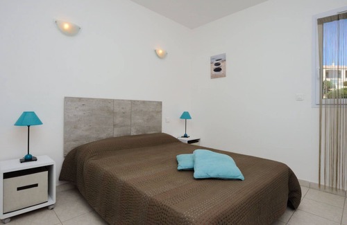 Tizzano Apartment | Apartment in a small residence with sea view