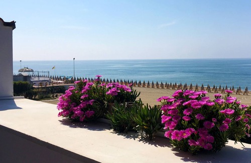 Latina Lido Apartment | apartment in a villa by the sea with stunning views