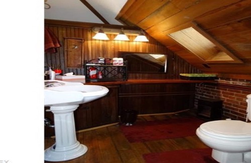 Massillon Apartment | Apartment In An 1882 Carriage House