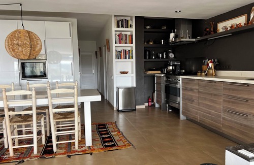 Cadaques Apartment | Apartment in Cadaques with airco, terrace, use of pool, private parking