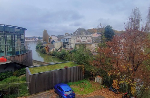 Creil Apartment | Apartment in city center - 5 min from train station