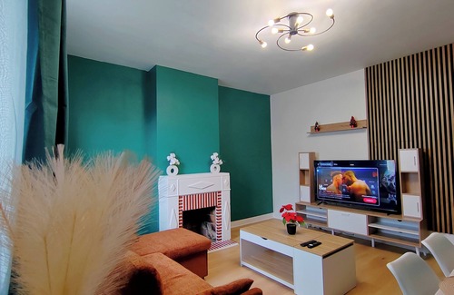 Creil Apartment | Apartment in city center - 5 min from train station