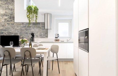 Como City Centre Apartment | Apartment in Como with 2 bedrooms sleeps 4