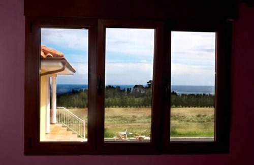 La Atalaya Cottage | Apartment in cudillero, with private and family parking, without private garden