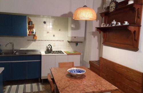 Dorsoduro Apartment | Apartment in Dorsoduro (with terrace) CIN: IT027042C2985BDBQQ