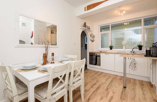 West Looe House | Apartment in fabulous position with sea and harbour views!