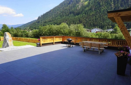 Flachau Apartment | Apartment in Flachau with Mountain Views