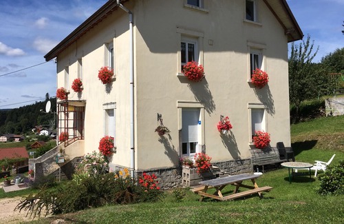 Xonrupt-Longemer Apartment | Apartment in independent house, quiet, Gérardmer
